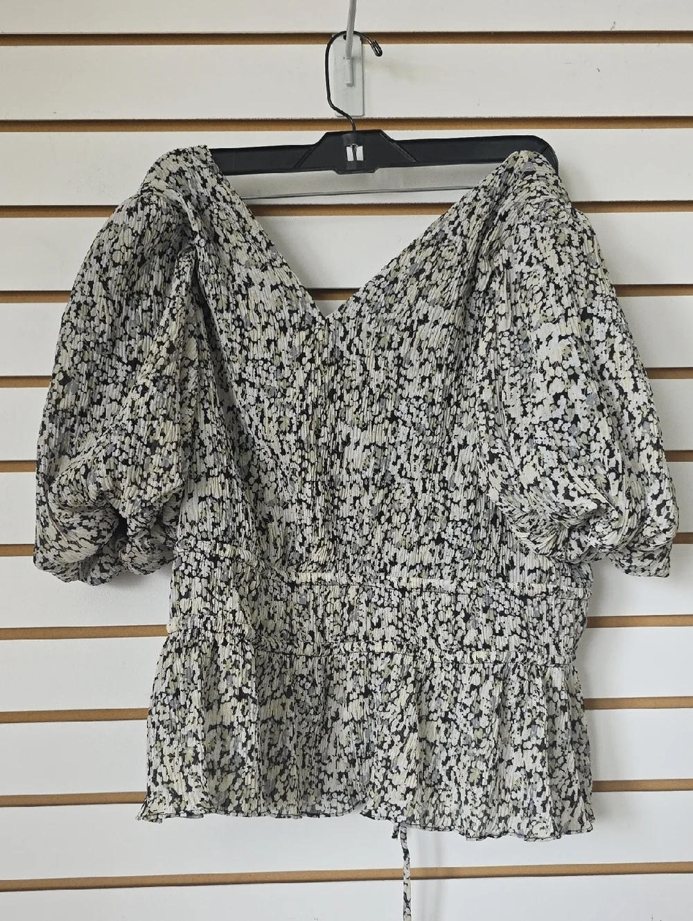 ASTR The Label Floral Tie Front Blouse Large